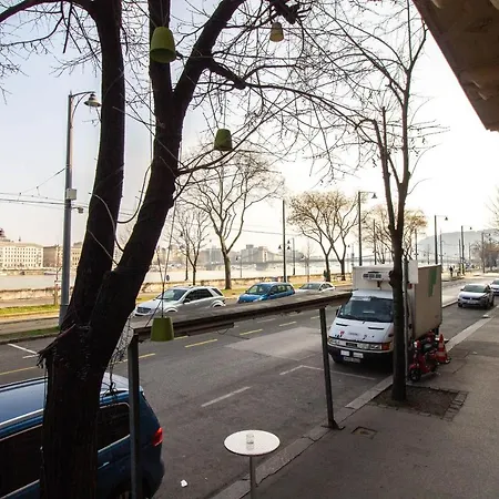 The River Apartament *